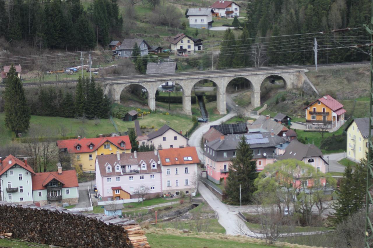 Fruehstueckspension Gasthof Gesslbauer Hotel Steinhaus am Semmering Ngoại thất bức ảnh